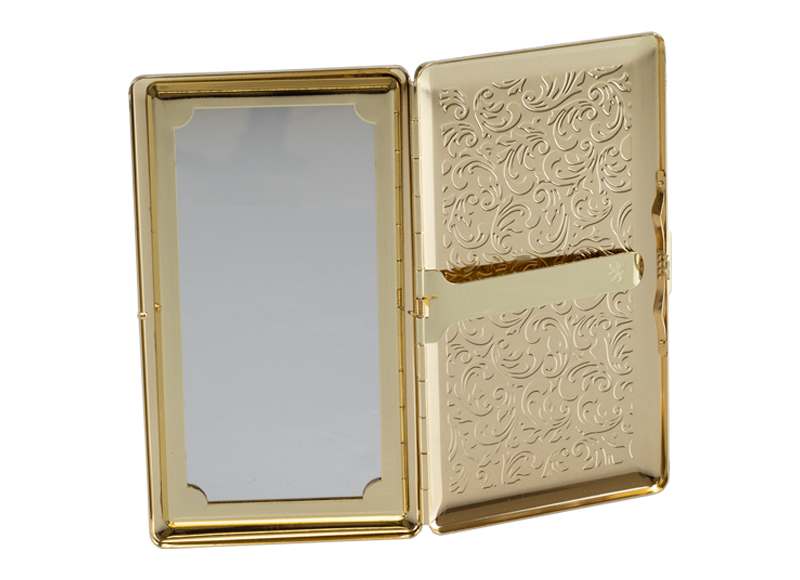 snoopy cigarette case Silver Card Case | Cigarette Case, Stash Case